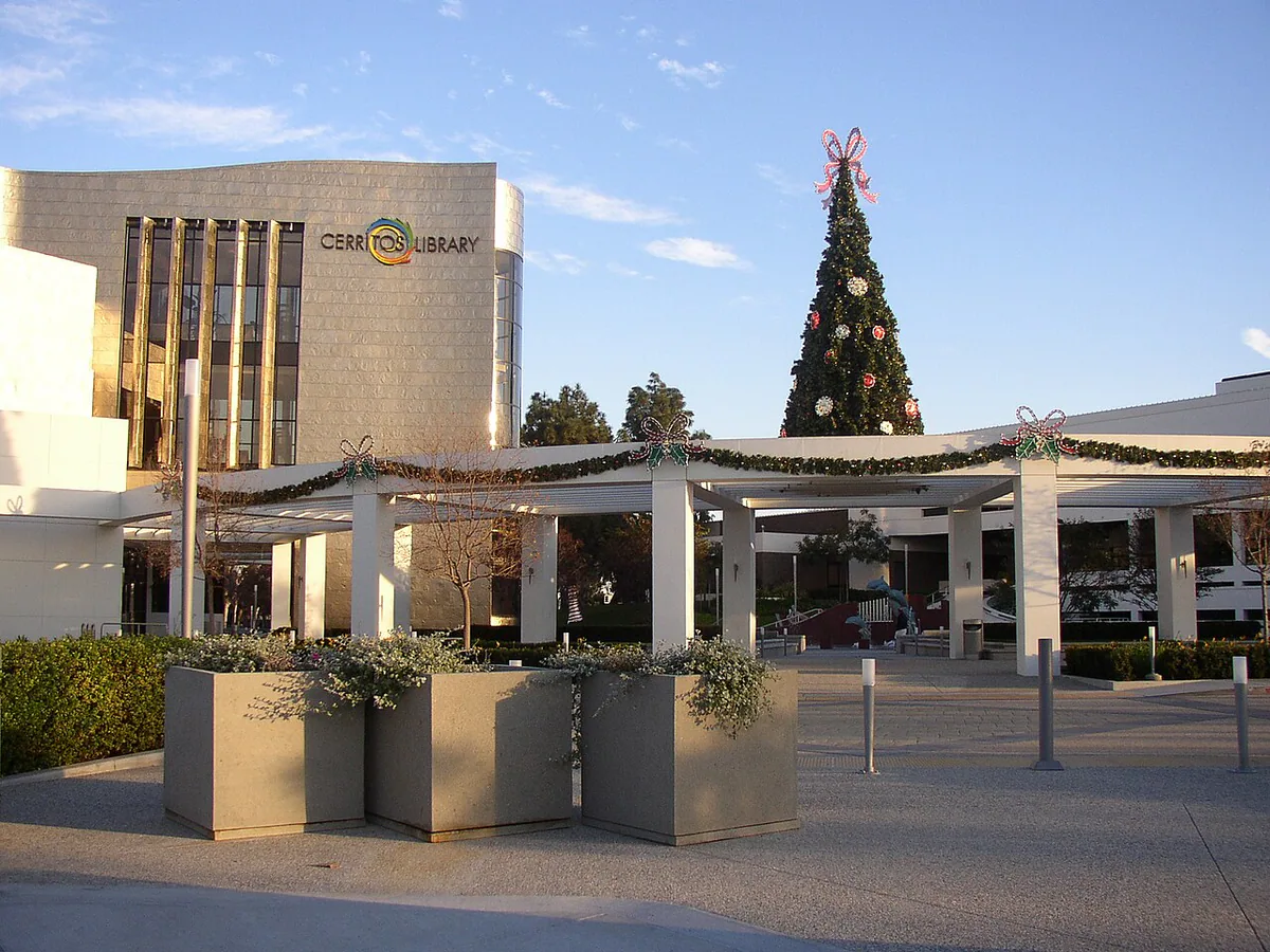 Cerritos 城市地标实景