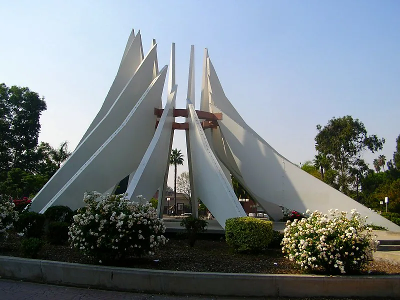 Compton 城市地标实景