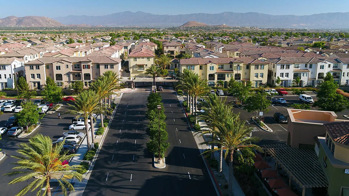 Eastvale 城市地标实景